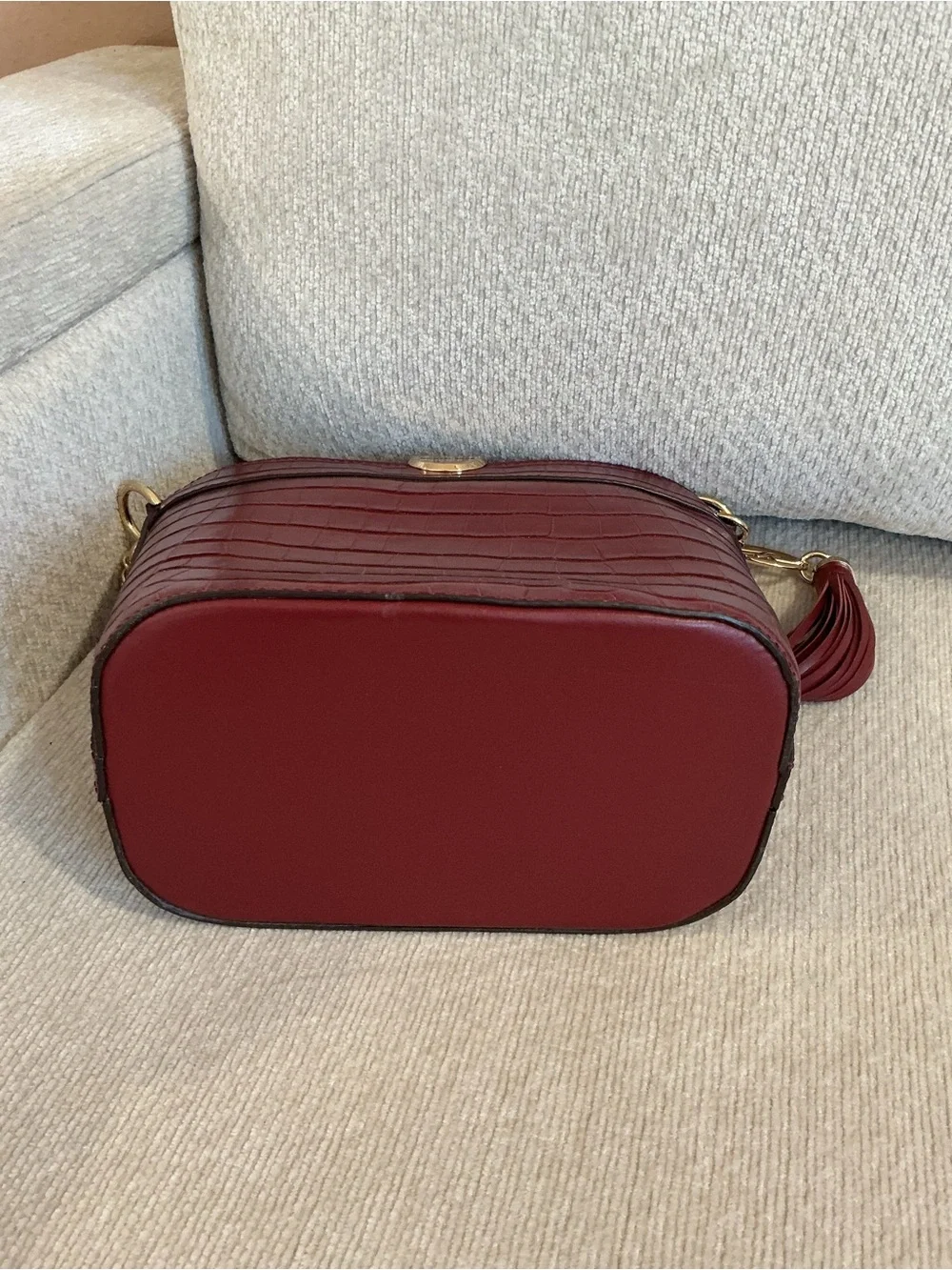 NWT Michael Kors Bea Medium Croc-Embossed Leather Bucket Bag - Burgundy